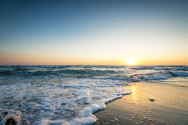 Denizin Üzerinde Güzel Bir Gün Doğumu — Stok fotoğraf