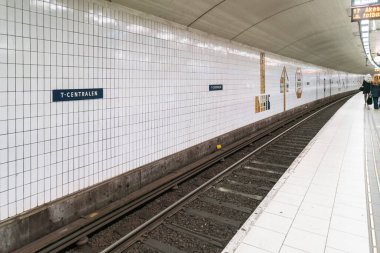 T Centralen, merkez metro istasyonu Stockholm
