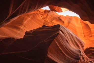 Antilop Kanyonu 'nun içinde, renk ve dokular