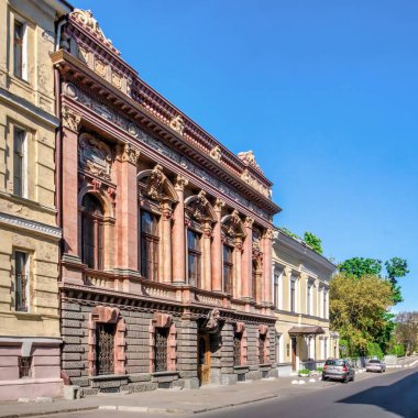 Odessa, Ukrayna 03.05.2020. Güneşli bir bahar gününde, Ukrayna 'nın Odessa kentindeki Kont Tolstoy Sarayı veya Bilim Adamları Sarayı