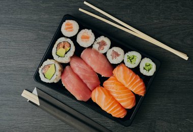 Suşi konsept olsun. Paket olsun..