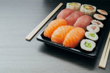 Suşi konsept olsun. Paket olsun..