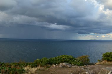Ufkun her yerinde yağmur yağıyor.