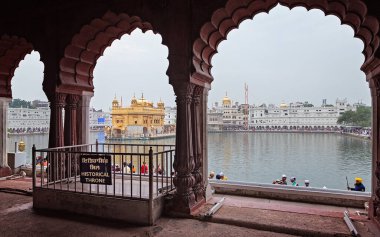 Altın Tapınak Ramgarhia Bunga 'dan görüldüğü gibi