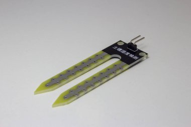 Arduino ya da başka bir elektronik mikro denetleyici için toprak nem ölçer sensörü