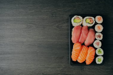 Suşi konsept olsun. Paket olsun..