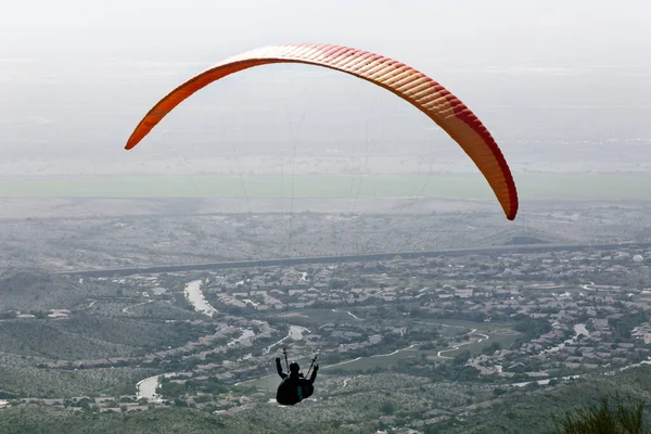 Paraglidista Letící Obloze — Stock fotografie