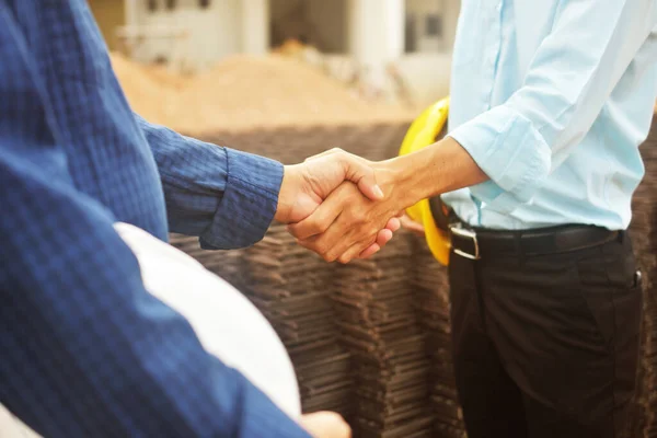 Ingegneria Mani Scuotere Sul Posto Lavoro Costruzione Immobiliare Progetto Successo — Foto Stock