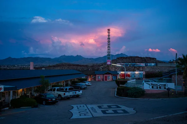 Sunset Route Hotel Low Light Pink Clouds Kingman Arizona — Stock Photo, Image