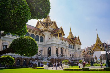 Bangkok, Tayland - 24 Aralık 2018: Grand Palace Bangkok 'ta 1782' den 1925 'e kadar kralın resmi ikametgahı olan kompleks bir binadır. Mimarinin kusursuz bir karışımını sunan iyi korunmuş eski bir kale.