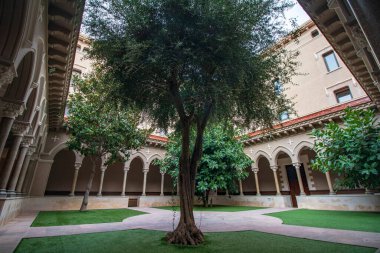 Güzel avlu, mimari, seyahat yerleri