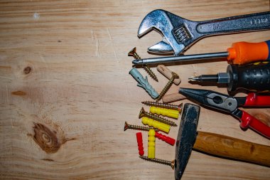 DIY için gerekli çalışma araçları kiti