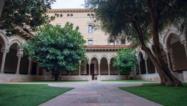 Güzel avlu, mimari, seyahat yerleri