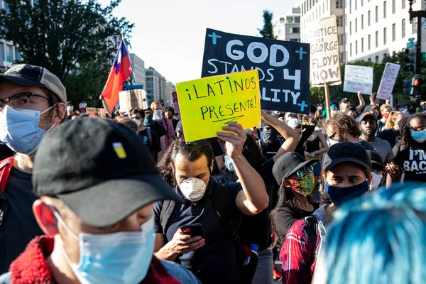 Manifestantes Protestan Pacíficamente Frente Casa Blanca —  Fotos de Stock