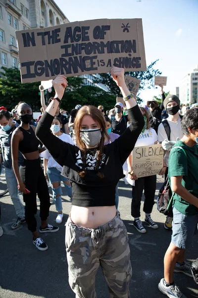 Manifestantes Protestan Pacíficamente Frente Casa Blanca —  Fotos de Stock