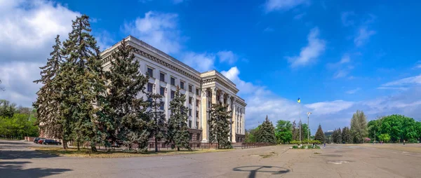 Ukrayna 'daki Kullikovo sahasında Odessa Sendikaları binası. 2 Mayıs 2014 'te birçok yangının kurbanlarının olduğu yer.