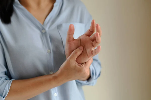 Woman Wrist Arm Pain Long Working Office Syndrome Healthcare Medicine — Stock Photo, Image
