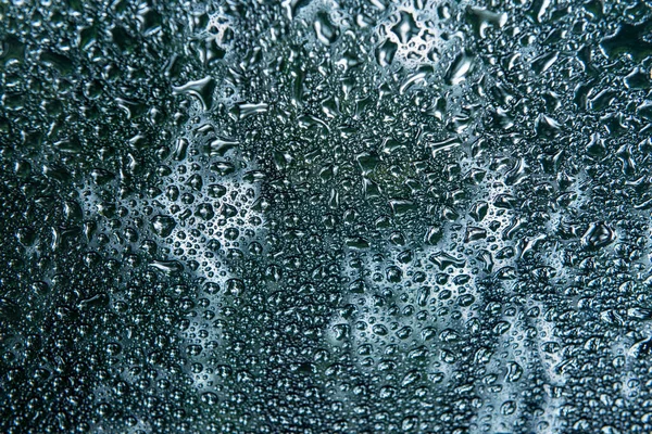 Krople Deszczu Przedniej Szybie Scenerii Lasu — Zdjęcie stockowe