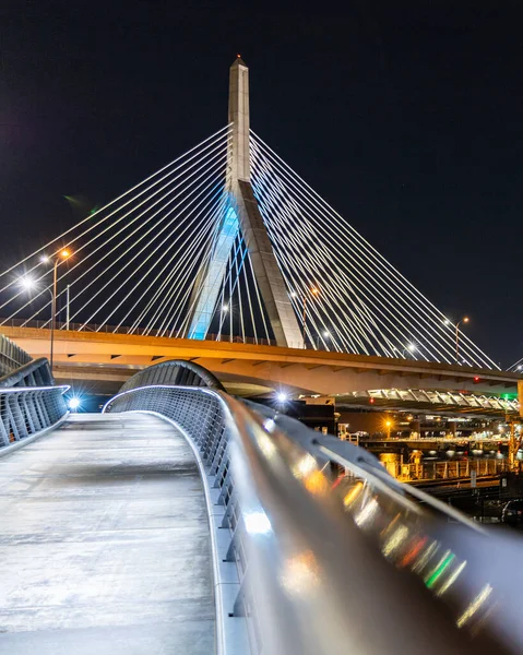Ponte Arquitetônica Brilhando Noite — Fotografia de Stock