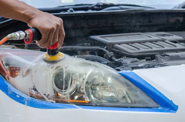 Detalles Del Coche Limpieza Faros Con Pulido Potencia —  Fotos de Stock