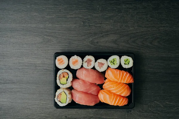 Suşi konsept olsun. Paket olsun..