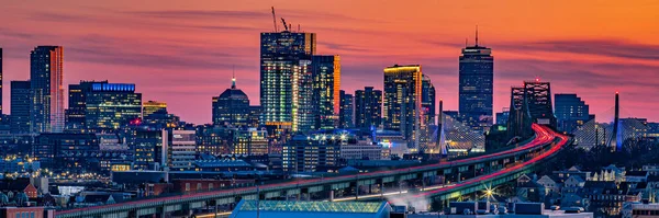 Skyline Panorama Der Stadt Während Der Goldenen Stunde Sonnenuntergang Himmel — Stockfoto
