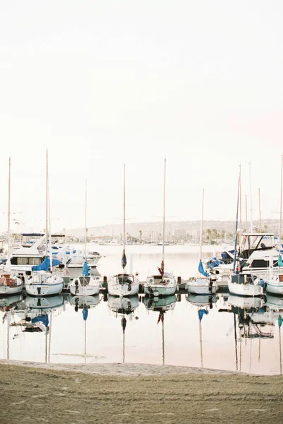 Sailboats Sitting Water San Diego Mission Bay Bahia Resort — Stock Photo, Image