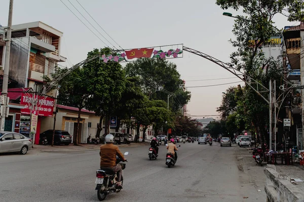 Hanoi Vietnam Utsikt Över Livlig Trafik Med Motorcyklar — Stockfoto