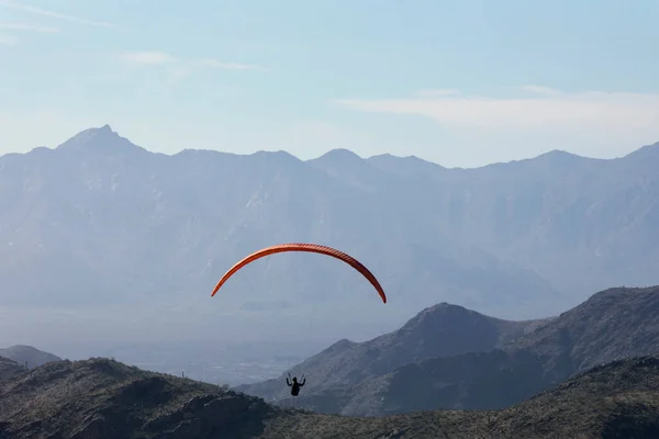 Paraglidista Letící Obloze — Stock fotografie