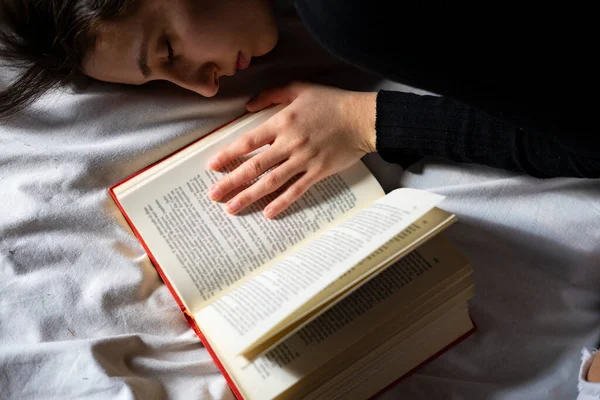 Woman Sleeping Next Open Book — Stock Photo, Image