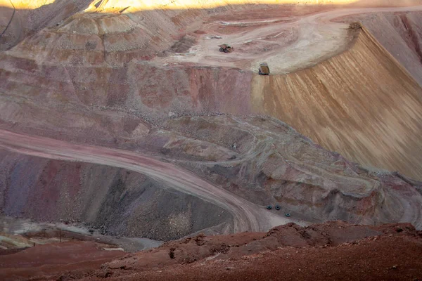 Yukarıdan Manzaraya Bakan Bir Maden Işletmesi — Stok fotoğraf