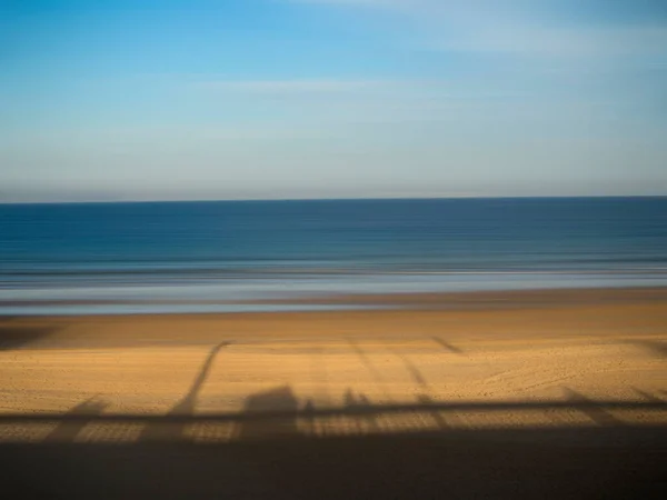 Silhouettes Shadows People Reflected Sand Beach Sea Backgroun — Stock Photo, Image