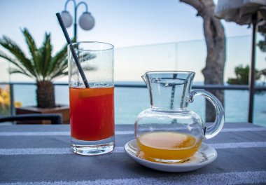 Limonlu taze limonata.