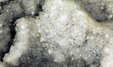 Jeot adı verilen mineralin içi