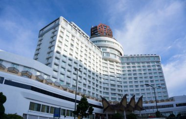 Genting, Malezya - 8 Mart 2015: Genting Highlands, Pahang 'daki oteller, kumarhaneler ve 1800 metre yüksekliğindeki Gunung Ulu Kali zirvesine tünemiş bir tema parkından oluşan birleşik tatil beldesi. Selangor sınırına yakın bir yerde.