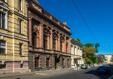 Odessa, Ukrayna 03.05.2020. Güneşli bir bahar gününde, Ukrayna 'nın Odessa kentindeki Kont Tolstoy Sarayı veya Bilim Adamları Sarayı