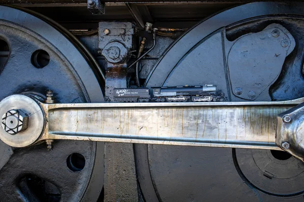 Model Steam Locomotive Sits Drive Rod Real Engine — ストック写真