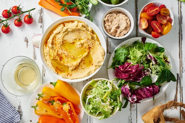 Trempette Houmous Collations Végétariennes Crues Sur Table Bois Blanc — Photo