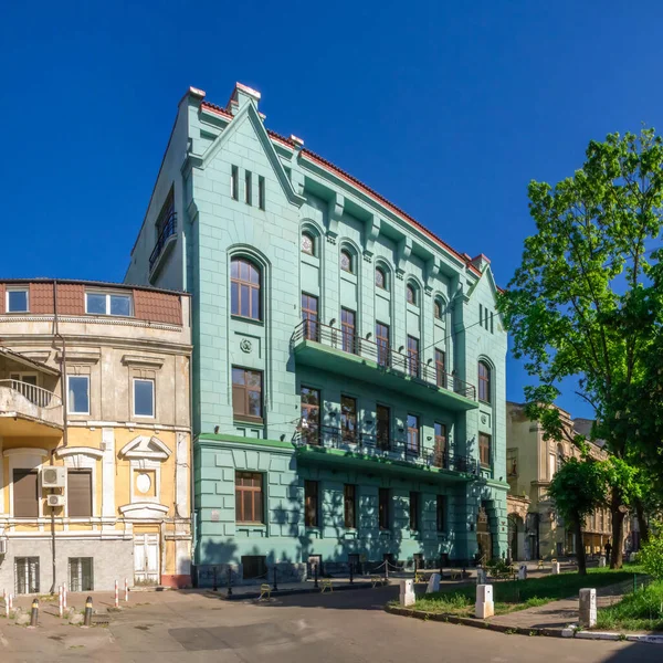 Odesa ウクライナ 2020年 ウクライナのオデッサにある古い歴史的な家は 晴れた春の日に — ストック写真