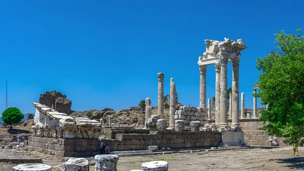 Pergamon Turkey 2019 土耳其帕加蒙古希腊城市狄俄尼索斯神庙的废墟 大型全景视图 — 图库照片