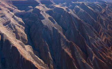 Raplee Anticline, bilinen adıyla 'Navajo Halı' dır.