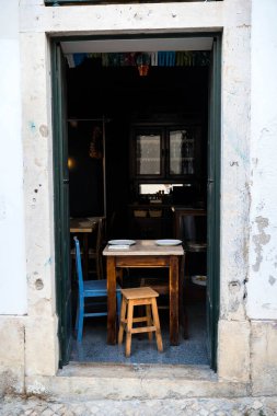 Portekiz 'de yerel bir kafede servis yaptım..