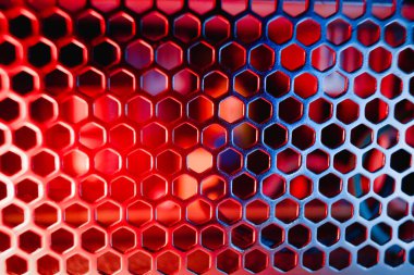 Power Suppill Electronics teknolojisi kavramı, metin koyu renk için mavi kırmızı ışık arka planının boş alanını ayrıntılandırır