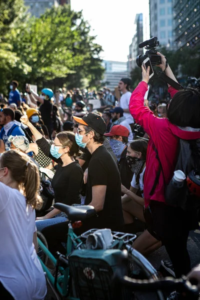 Manifestantes Protestan Pacíficamente Frente Casa Blanca —  Fotos de Stock