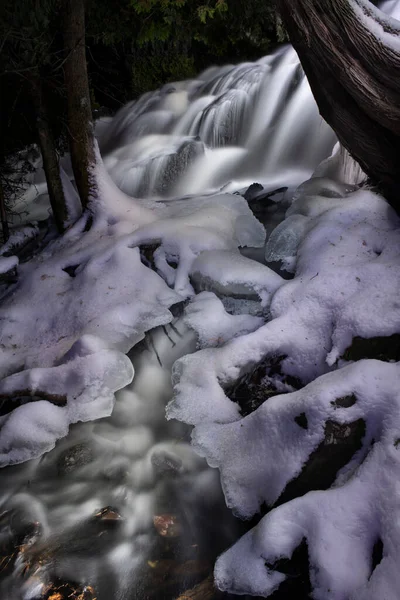 Una Cascada Congelada Parque Estatal Kitch Iti Kipi Michigan —  Fotos de Stock