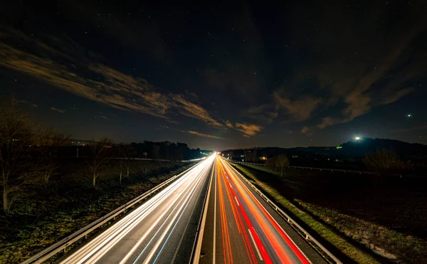 Perspectiva Una Autopista Medida Que Pasan Los Coches Regresando Esquiar —  Fotos de Stock