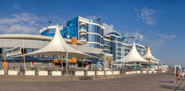 Odessa Ucrânia 2019 Hotéis Praia Restaurantes Entretenimento Langeron Beach Odessa — Fotografia de Stock
