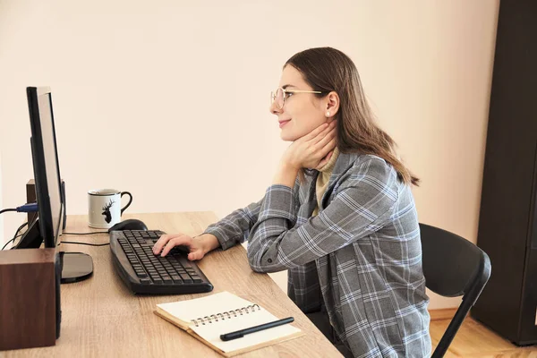 Young Millennial Woman Jacket Working Computer Home — Stock Photo, Image