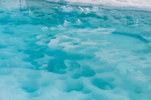 溶融湖のドローンビュー — ストック写真