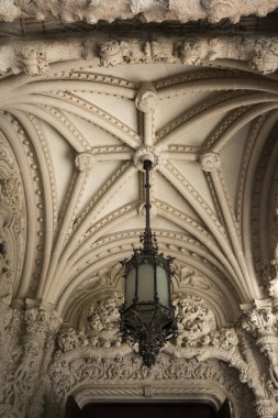 Quinta da Regaleira, Sintra 'da, Lizbon, Portekiz yakınlarındaki sarayda güzel bir çatı çalışması
